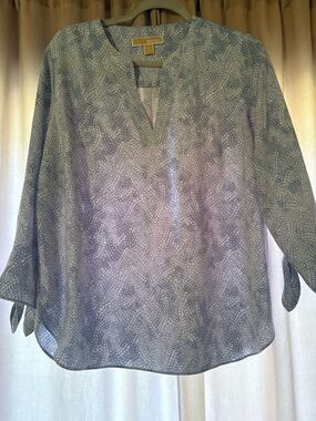 MICHAEL Michael Kors Pale Blue Printed Split-Neck Blouse